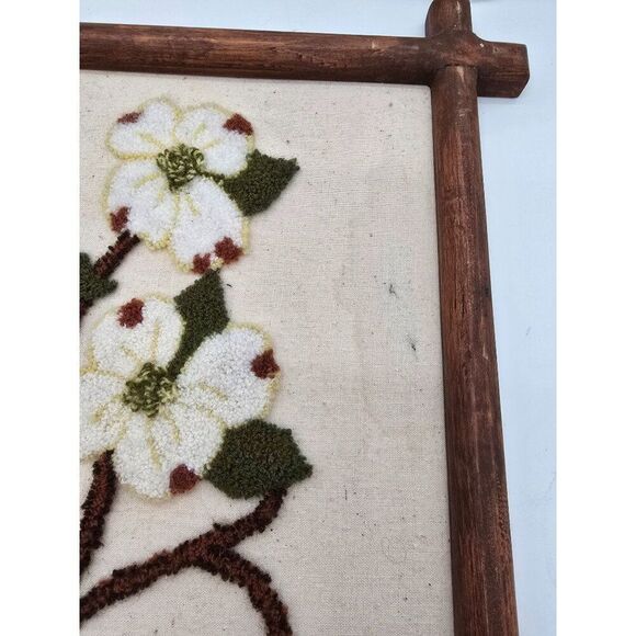 Vintage Handmade Cardinal & Dogwood Punch Needle Art In Wooden Frame - Picture 9 of 10